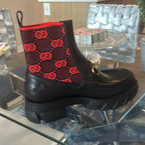 GUCCi Unisex boots for sale red and black with gold buckle . - Picture 3 of 9
